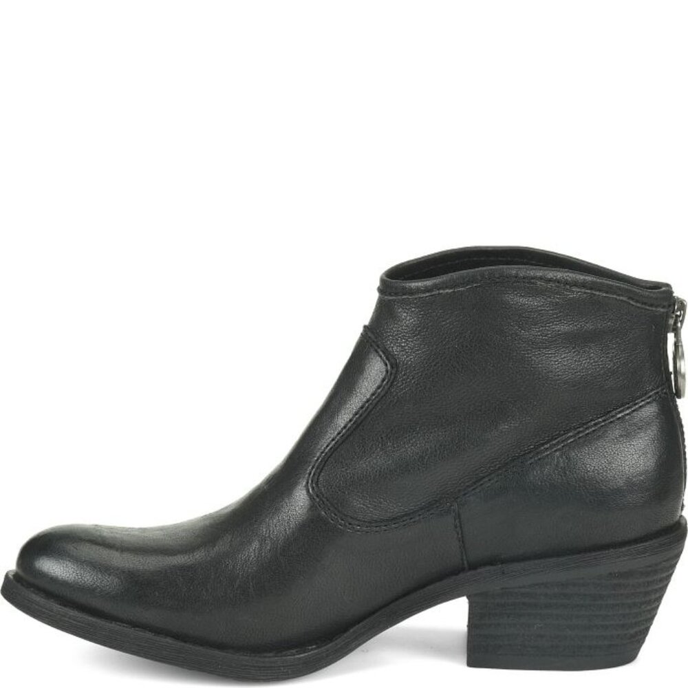 SÖfft black leather 2 inch heeled bootie-Aisley. Size 11
